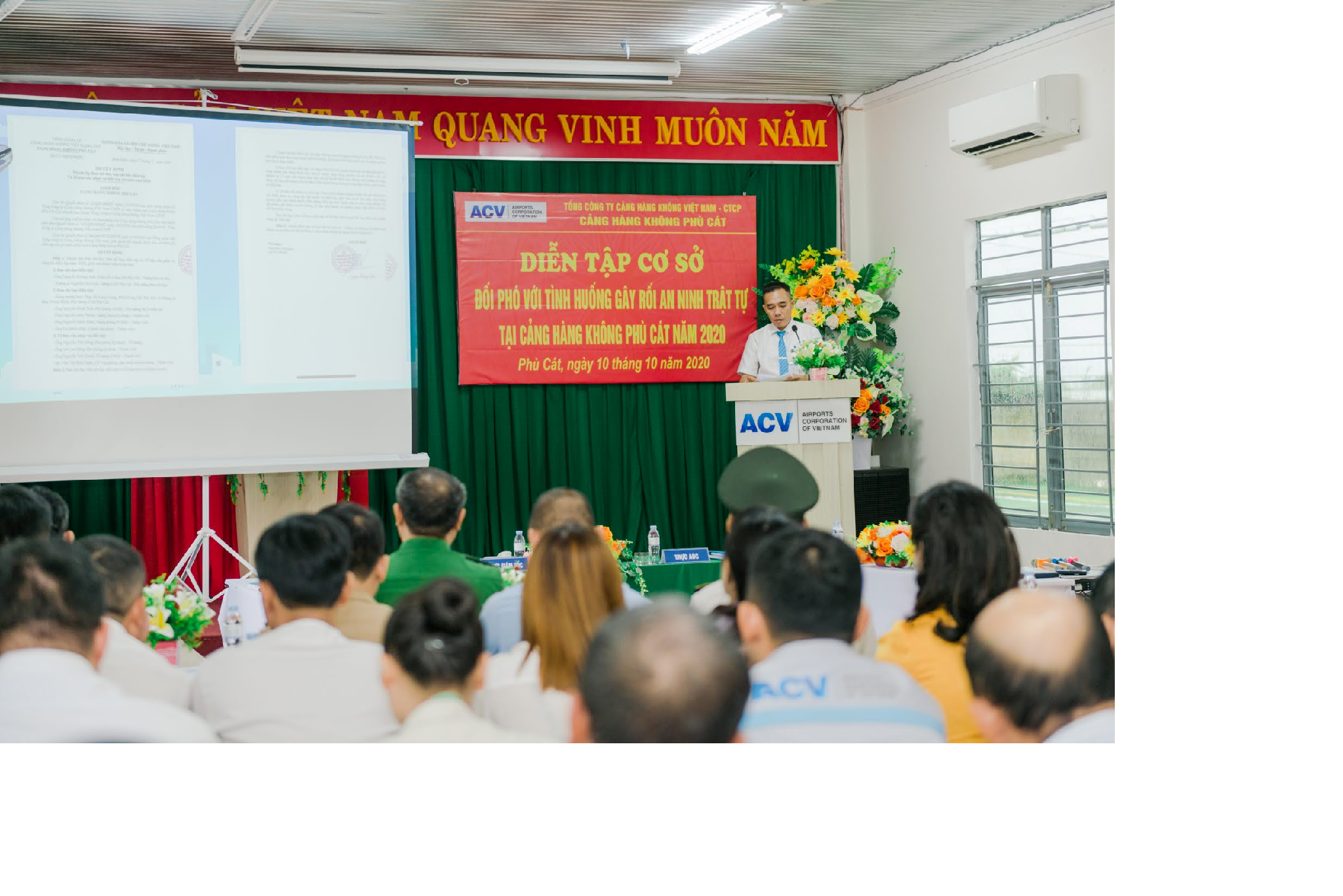 ​  Ông Hồ Long Giang-Phó Bí thư Đảng ủy, Phó Giám đốc Cảng hàng không Phù Cát,  Trưởng Ban Chỉ huy diễn tập phát biểu khai mạc  ​